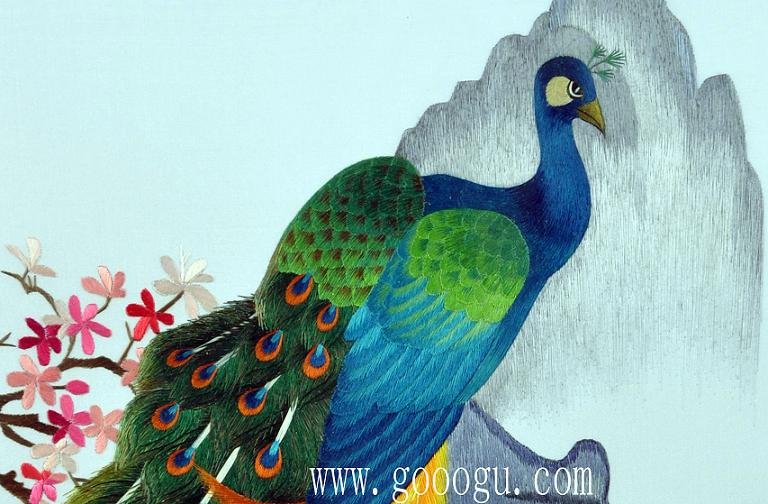 精品蘇繡孔雀圖、顏色搭配均勻、細節(jié)過渡平穩(wěn)！